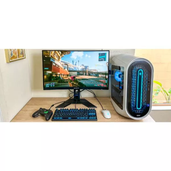 Desktop - Core I3/4GB RAM/250 GB HDD/18.5"TFT on rent