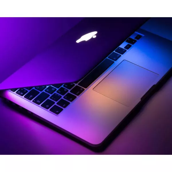 Macbook Pro M3 (18GB 512SSD 14 Inch)