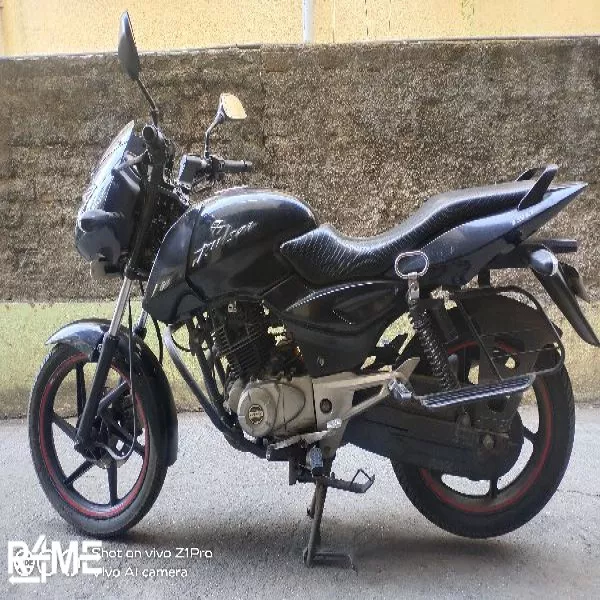 Bajaj Pulsar 150 DTSi for rent