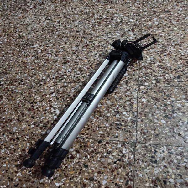 Minolta Tripod (Original) for rent