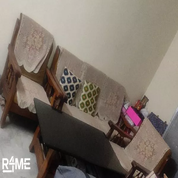 5-Seater Sofa With Centetable
