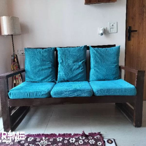 Sofa Set on rent