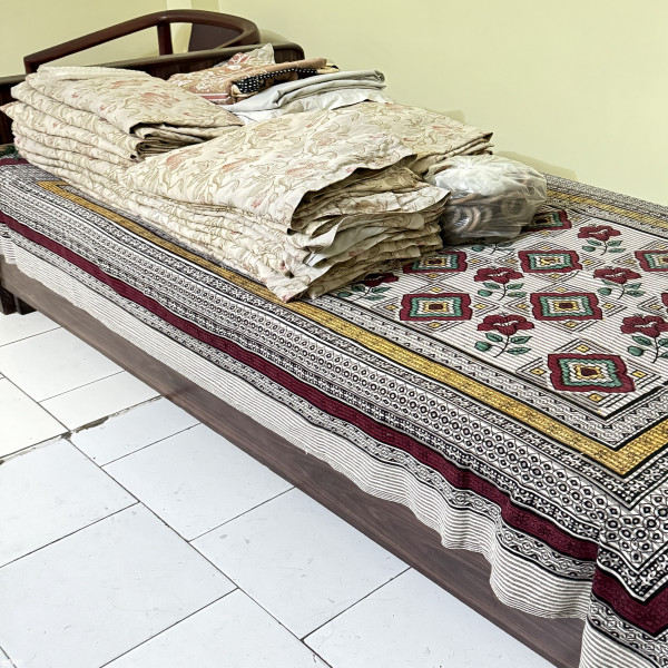 Small Wooden Single Bed on rent
