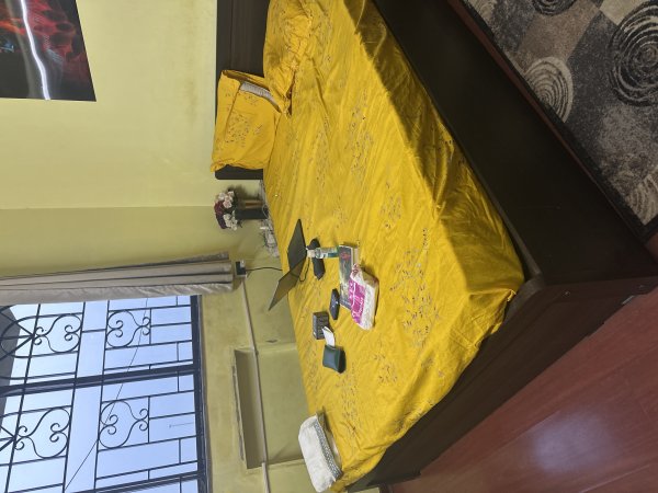 Queen Bed on rent
