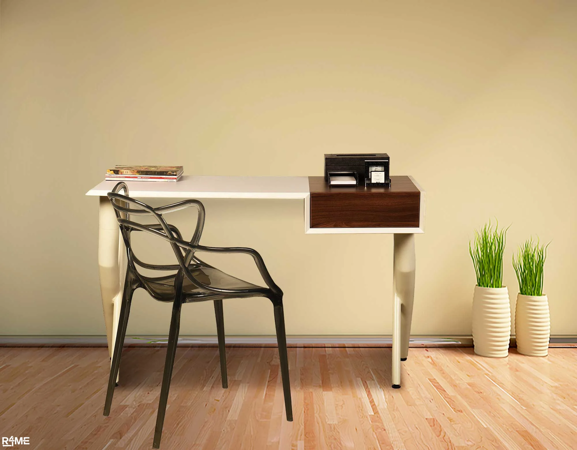 Croisees Study Table on rent