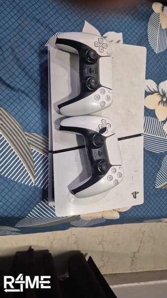 ps5 top variant with 2 controllers and wwe2k24 newly game on rent