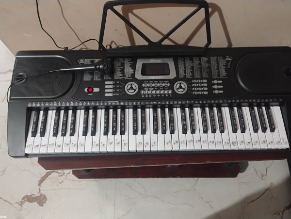 Juarez keyboard on rent
