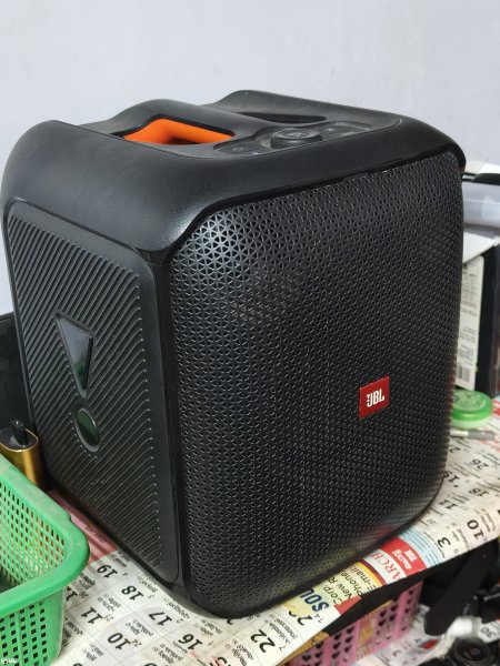 JBL Eore essential on rent
